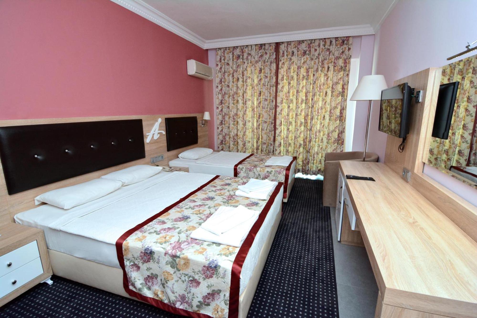 Doppelzimmer mit Balkon (3 Erwachsene)